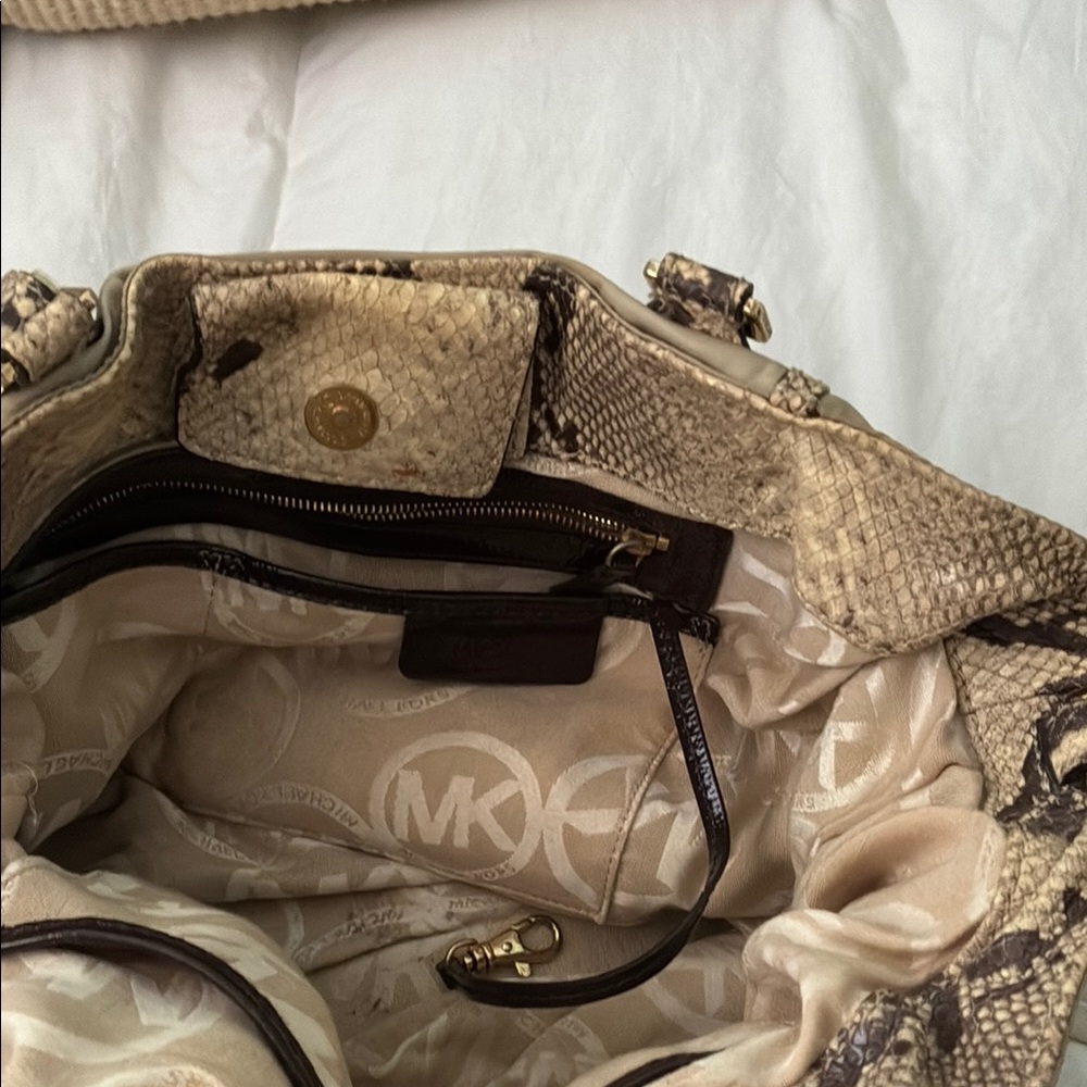Michael Kors Tan and Brown Shoulder Bag with Slouchy Silhouette - Picture 7 of 12